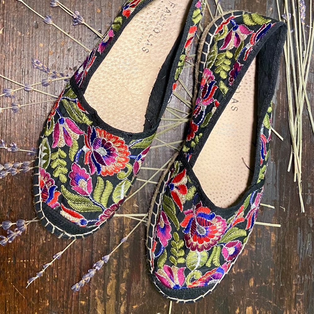 Embroidered Espadrilles Black Flats